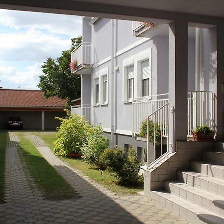 Appartement Berni Strebersdorf Luaran gambar